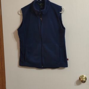 Woolrich women's sleeveless blue vest fleece full zip.